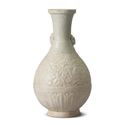 宋青白瓷蓮花紋瓶