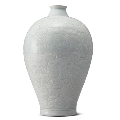 元青白瓷牡丹紋梅瓶